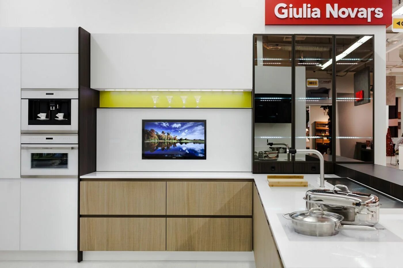 Giulia novars ул максима горького 260 фото Контактная информация о салоне Giulia Novars в Москве ТЦ "Твинстор"