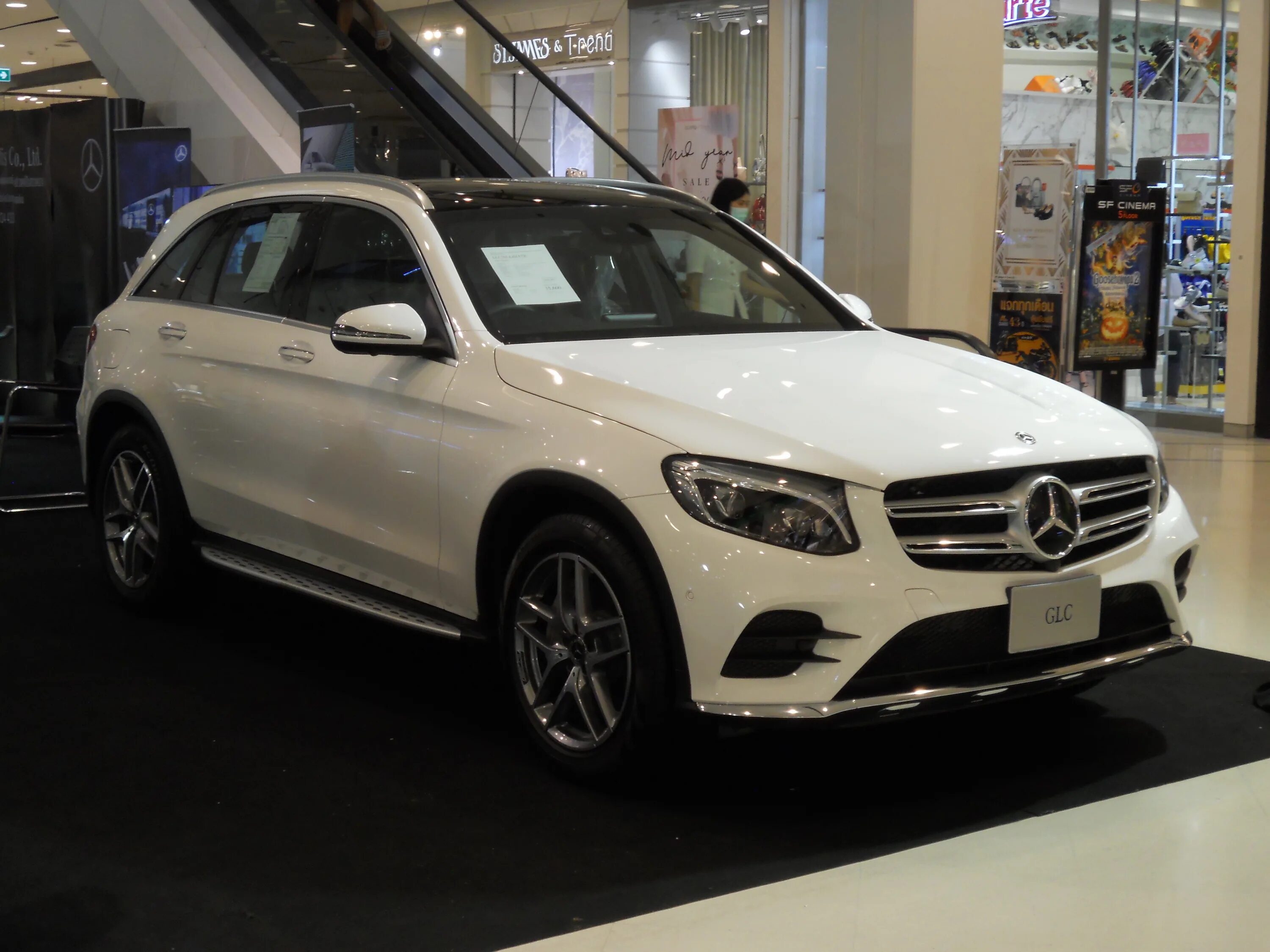 Glc 250 во владивостоке фото цены File:2017 Mercedes-Benz GLC-Class GLC250d 4MATIC AMG Dynamic.jpg - Wikimedia Com