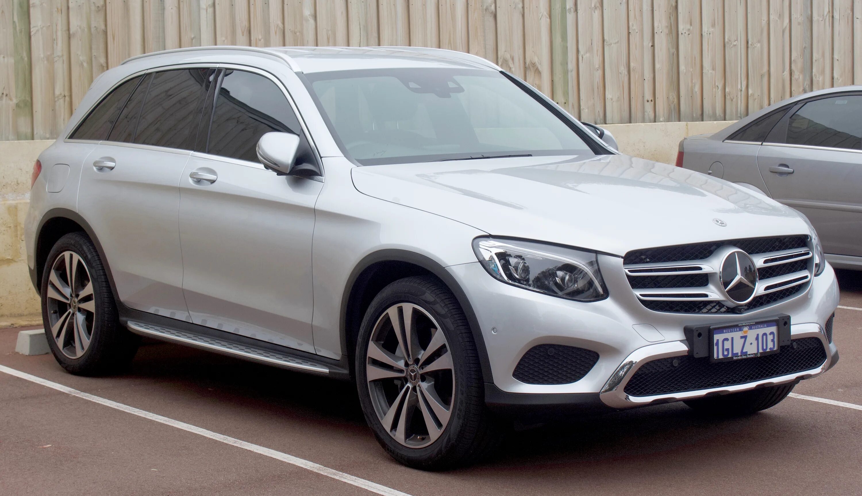 Glc 250 во владивостоке фото цены File:2018 Mercedes-Benz GLC-Class (X 253) 4MATIC wagon (2018-10-12).jpg - Wikipe