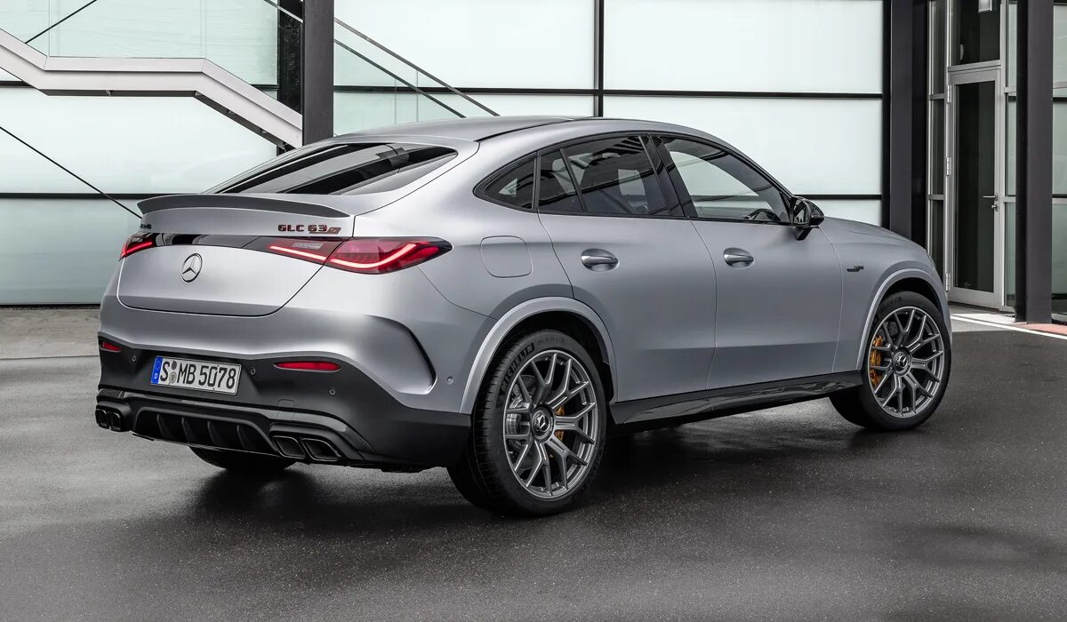 Glc купе фото Мощные кроссоверы Mercedes-AMG GLC: теперь Coupe - Авторевю