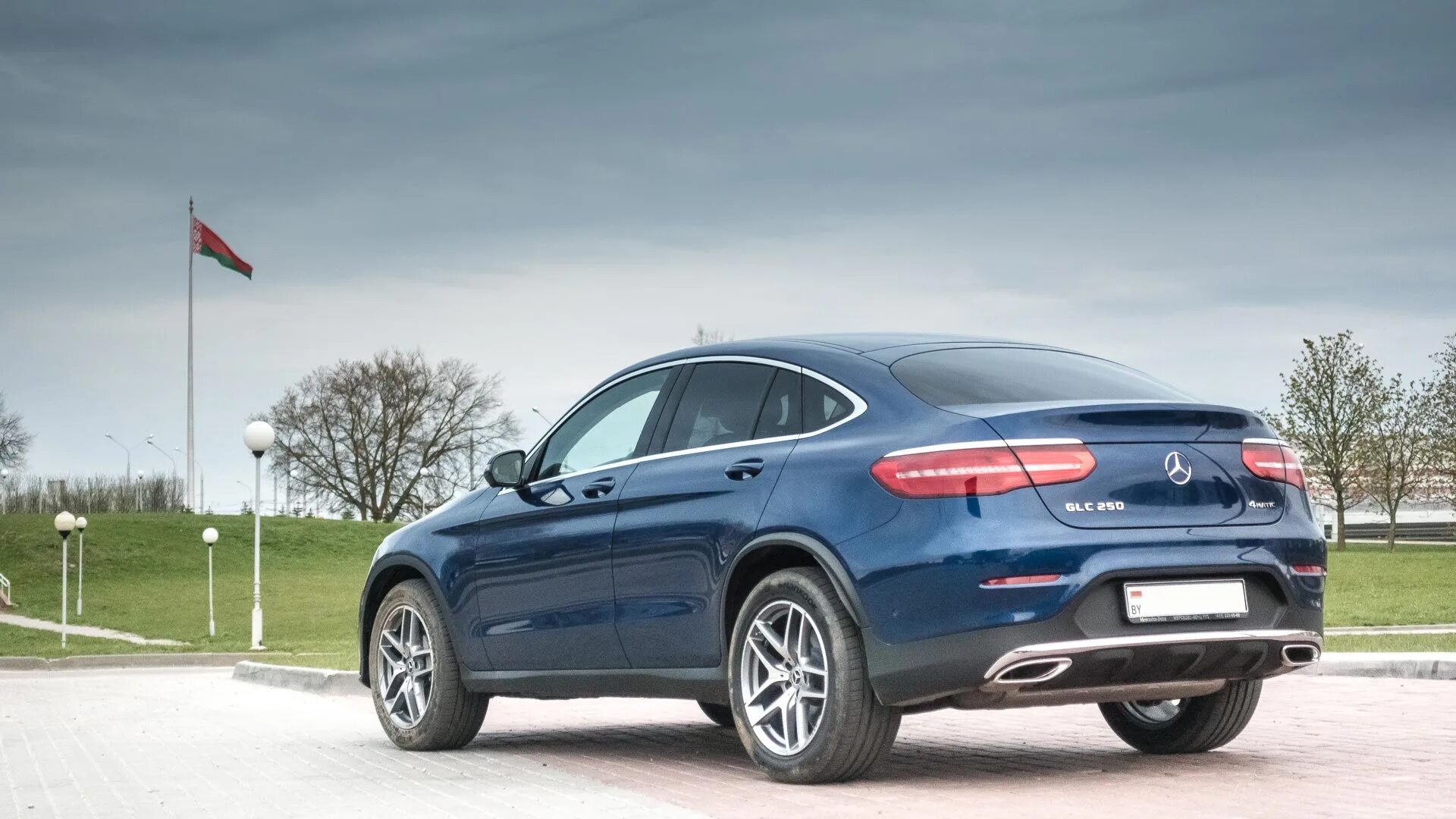 Glc купе фото Отличия мерседес glc и glc купе - 83 фото