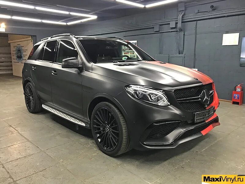 Gle 2021 фото иркутск в пыли Оклейка Mercedes-Benz GLE AMG в красный камуфляж + черный мат - MaxiVinyl