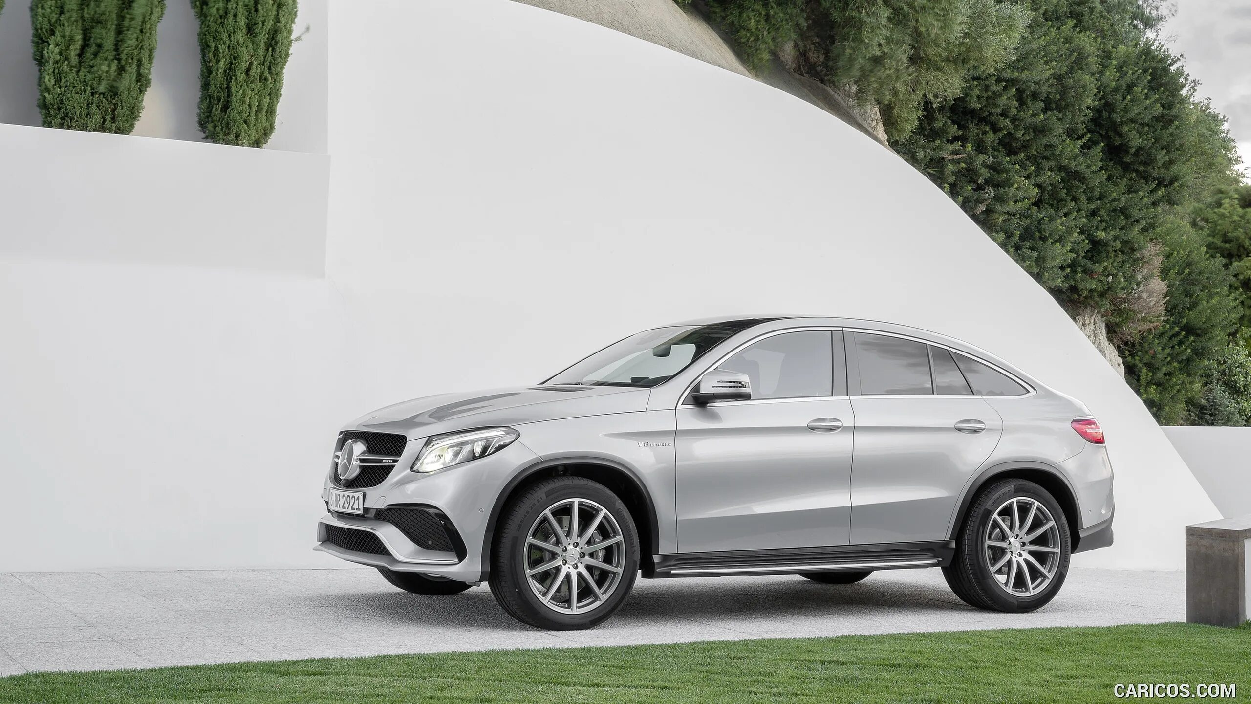 Gle coupe мерседес фото 2016 Mercedes-AMG GLE 63 Coupe 4MATIC - Side Caricos
