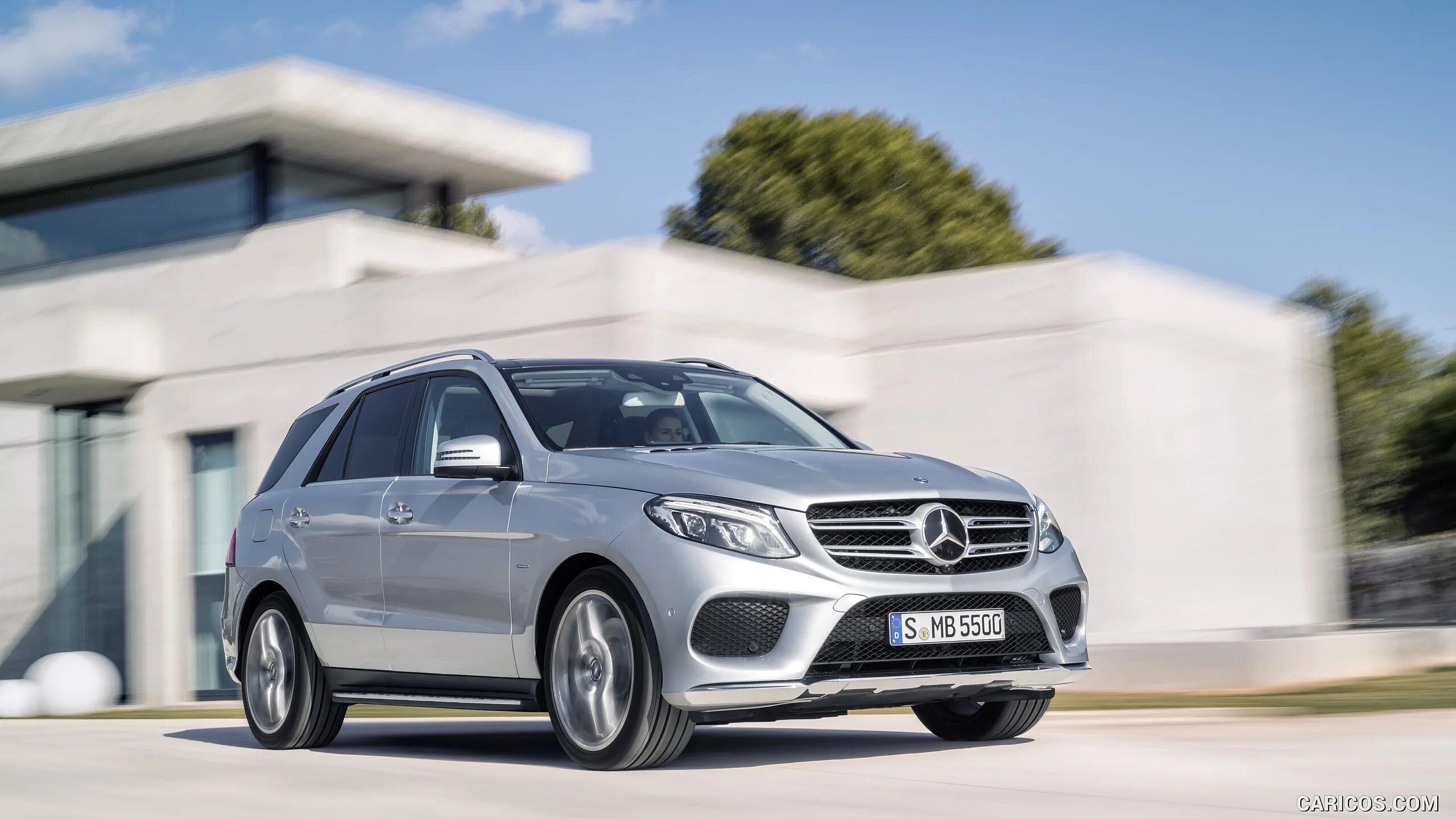 Gle фото мерседеса 2016 Mercedes-Benz GLE-Class GLE 500 e AMG Line - Front Caricos