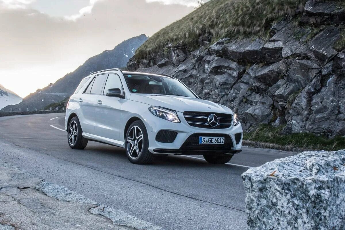 Gle фото мерседеса Покупаем подержанный Mercedes-Benz GLE: чего ждать? Что взять? Авто с пробегом Д