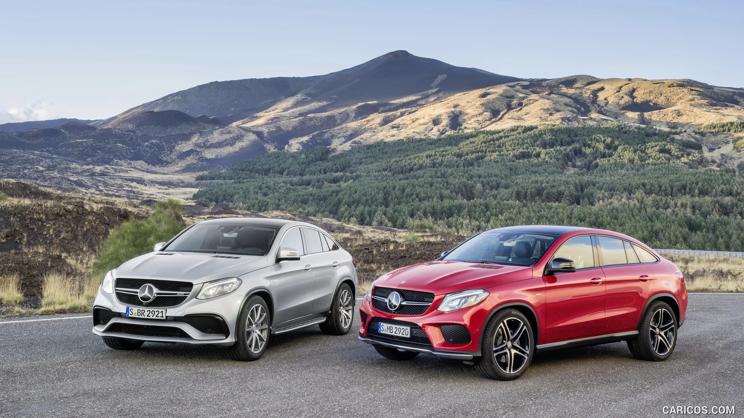 Gle фото мерседеса 2016 Mercedes-AMG GLE 63 Coupe 4MATIC and GLE 450 AMG - Front Caricos