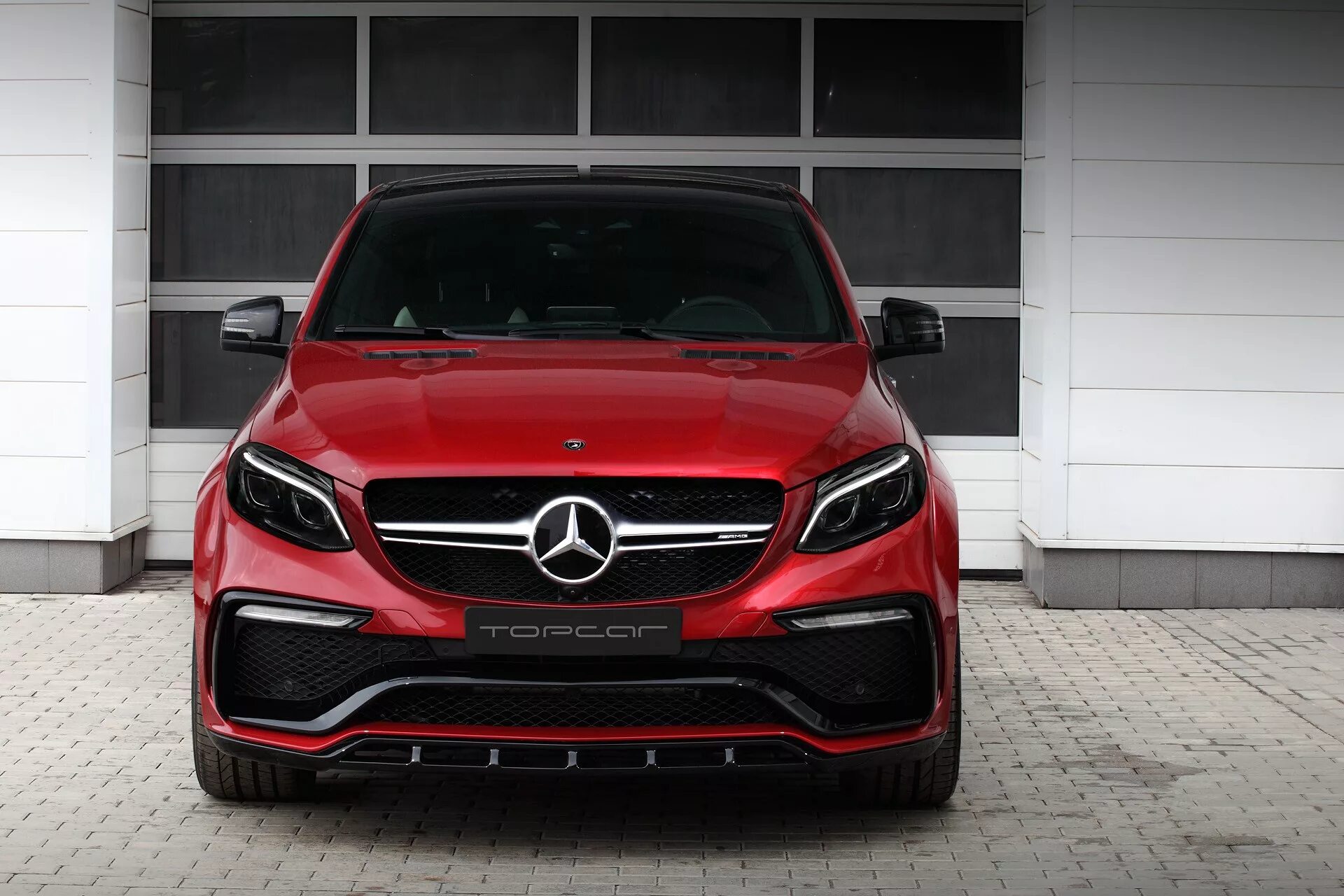 Gle фото мерседеса Mercedes-Benz GLE Coupe 450 INFERNO Red / TopCar design