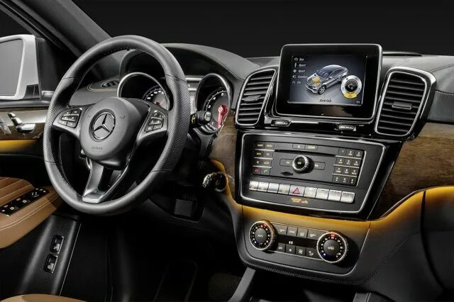 Gle фото салона Überprüfen VIN für Mercedes-Benz WDC2923241A001178 CARInfo