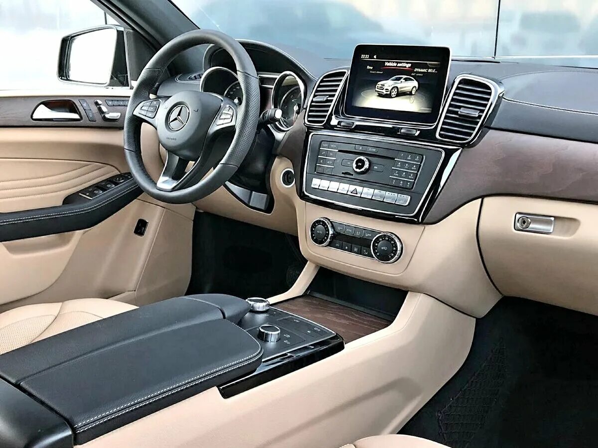 Gle фото салона Купить новый Mercedes-Benz GLE Coupe I (C292) 350 d 3.0d AT (249 л.с.) 4WD дизел