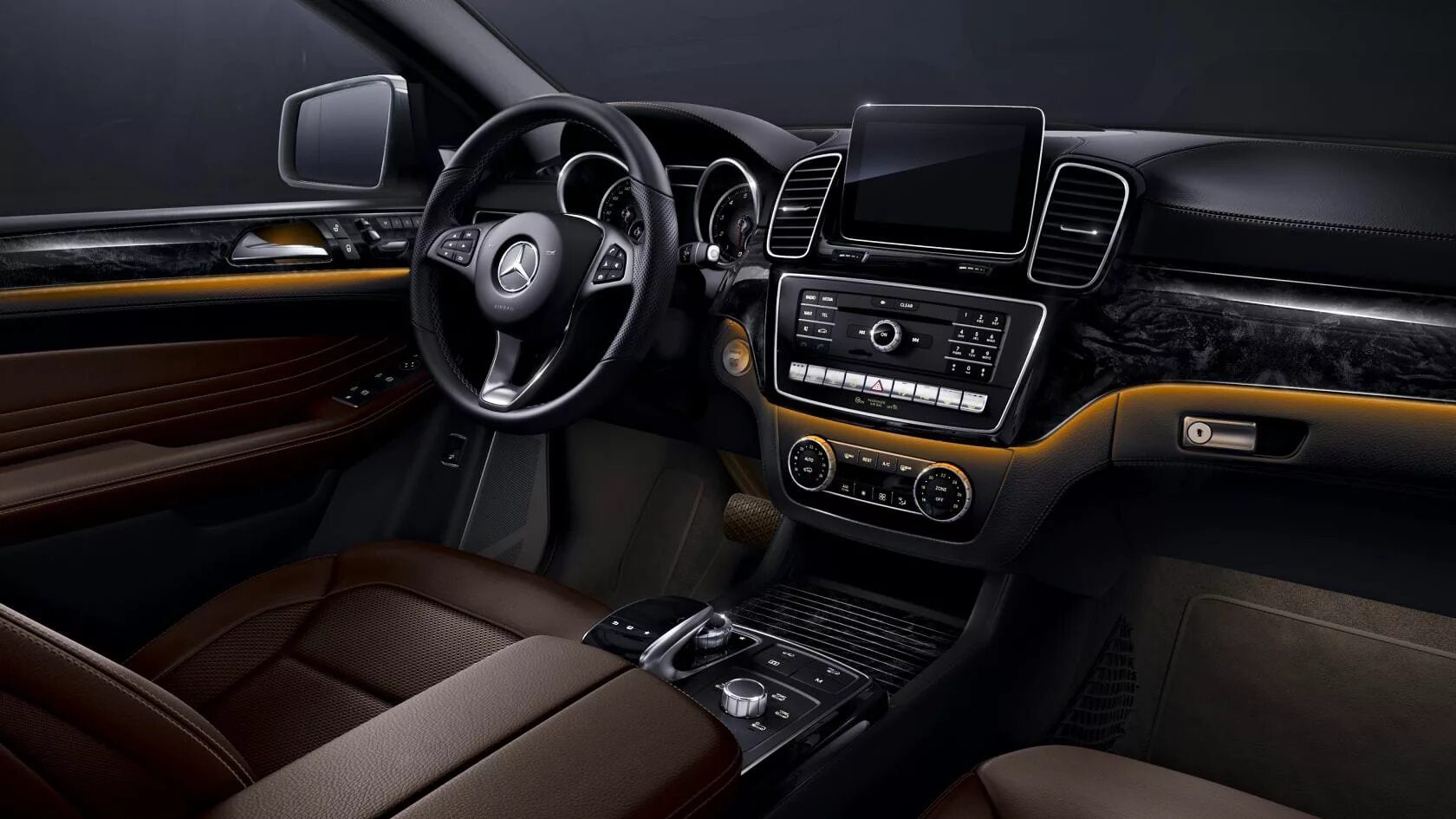 Gle фото салона ПОДСВЕТКА ПАНЕЛИ AMBIENT MERCEDES-BENZ GLE 2015 - 2019 Г.В. (W166) 12 ЦВЕТОВ Авт