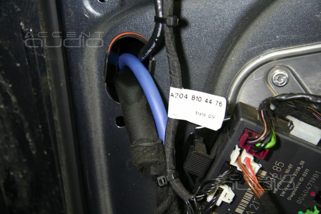 Glk 2009 года точки подключения Наши решения: замена компонентов аудиосистемы в Mercedes GLK