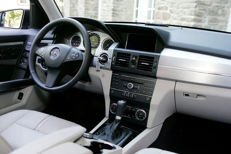 Glk 2009 года точки подключения Mercedes-Benz GLK 220 CDI 4Matic BlueEFFICIENCY (2011) review