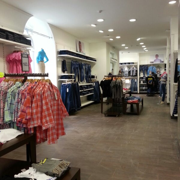 Gloria jeans ул горького 4 анапа фото Gloria Jeans - Clothing Store