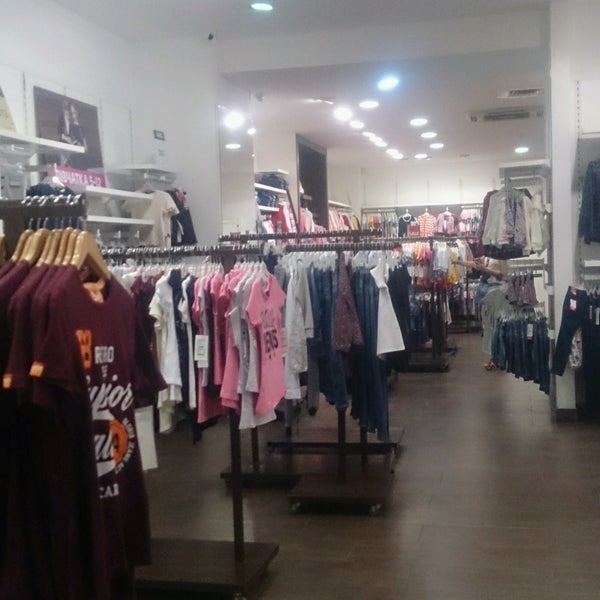 Gloria jeans ул горького 4 анапа фото Gloria Jeans - Toko Pakaian