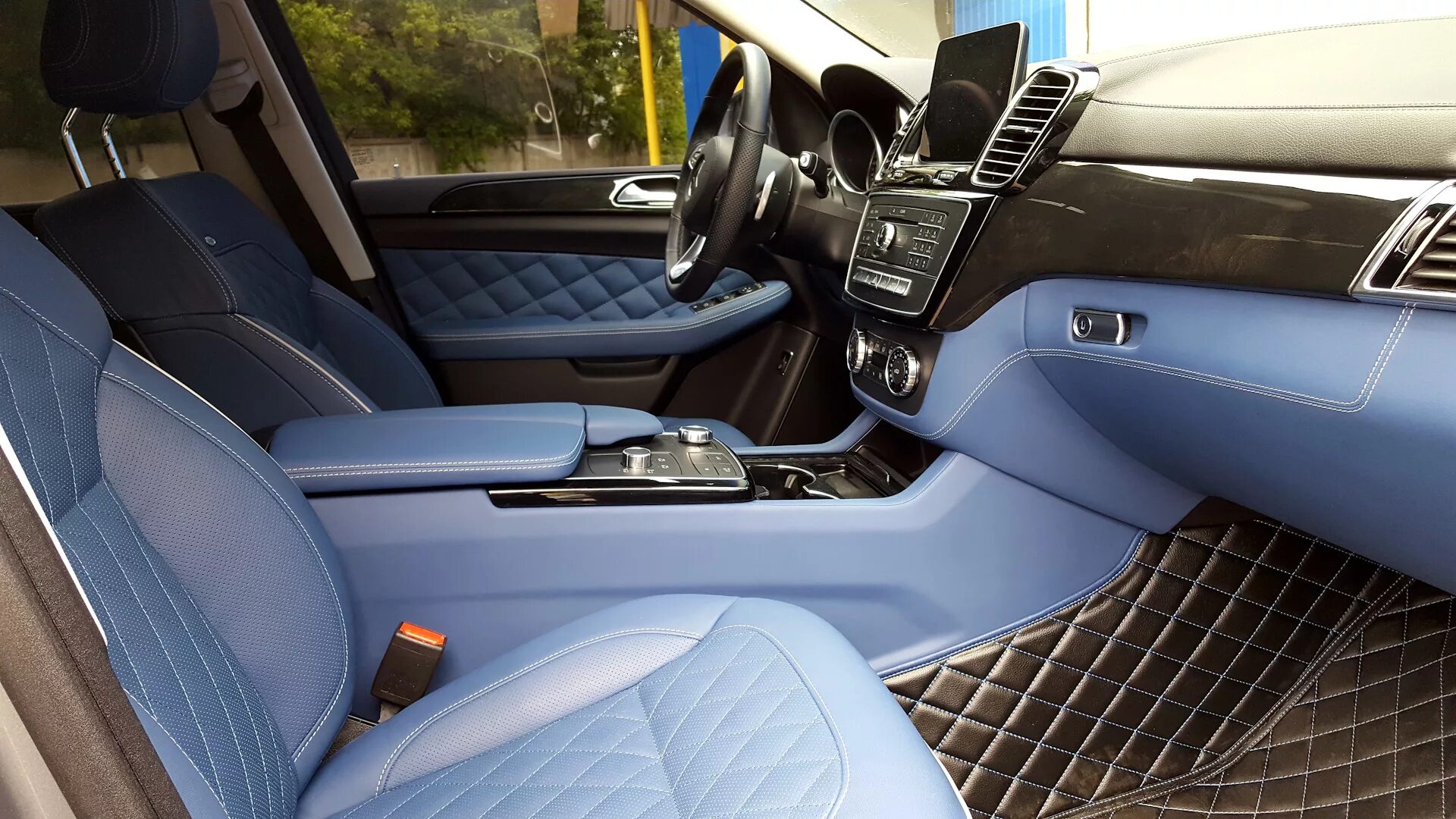 Gls 166 тюнинг салона Перетяжка салона в стиле Designo на Mercedes-Benz GLS - АМА-центр на DRIVE2