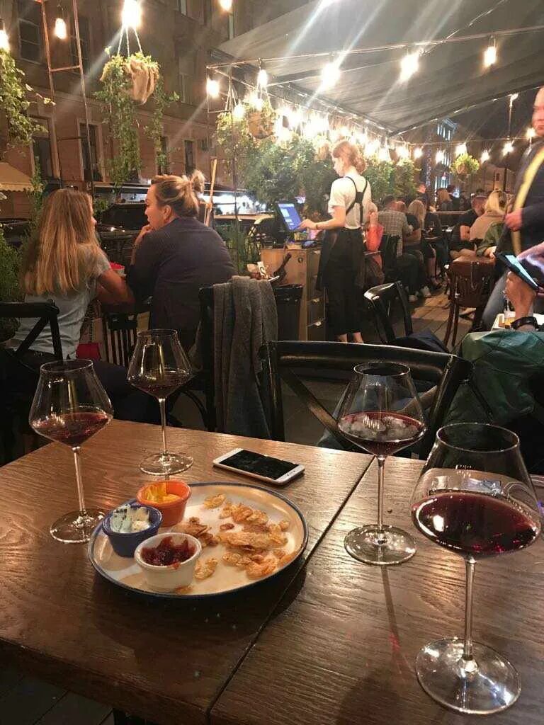 Gods ул рубинштейна 16 фото Ювелирный магазин "AVGVST" по адресу Рубинштейна, 16 в Санкт-Петербург - адрес, 