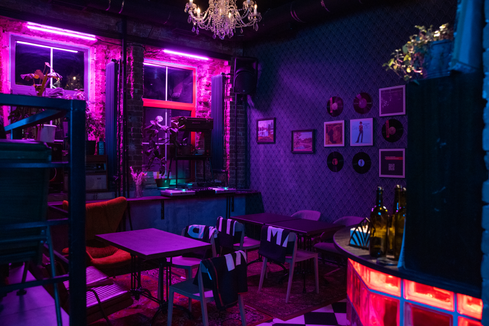 Godzill красная ул 70 фото Бар "Союз" на Маросейке меняет формат BURO.