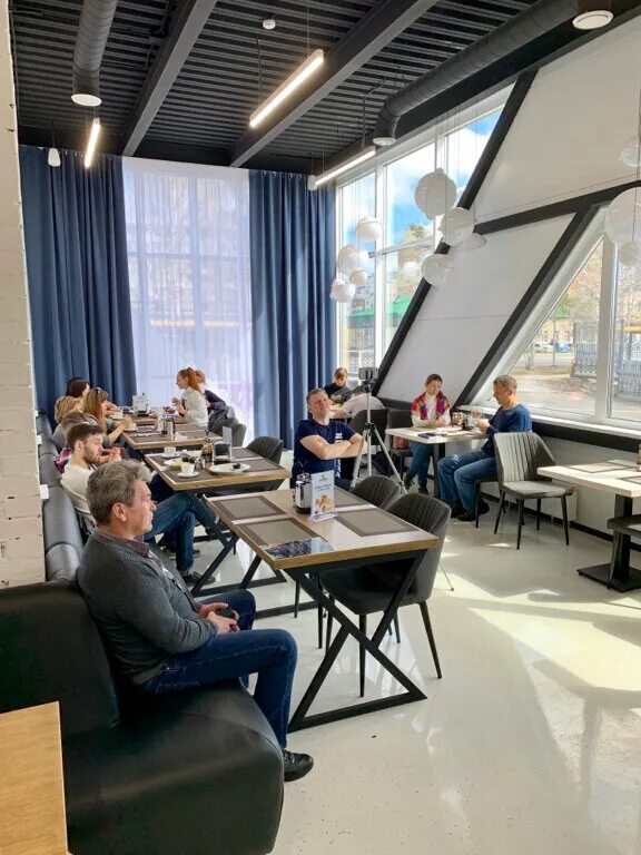 Gofly набережный просп 3 2 фото Аэротруба Gofly, спортивно-развлекательный центр, Набережный просп., 3/2, Сургут