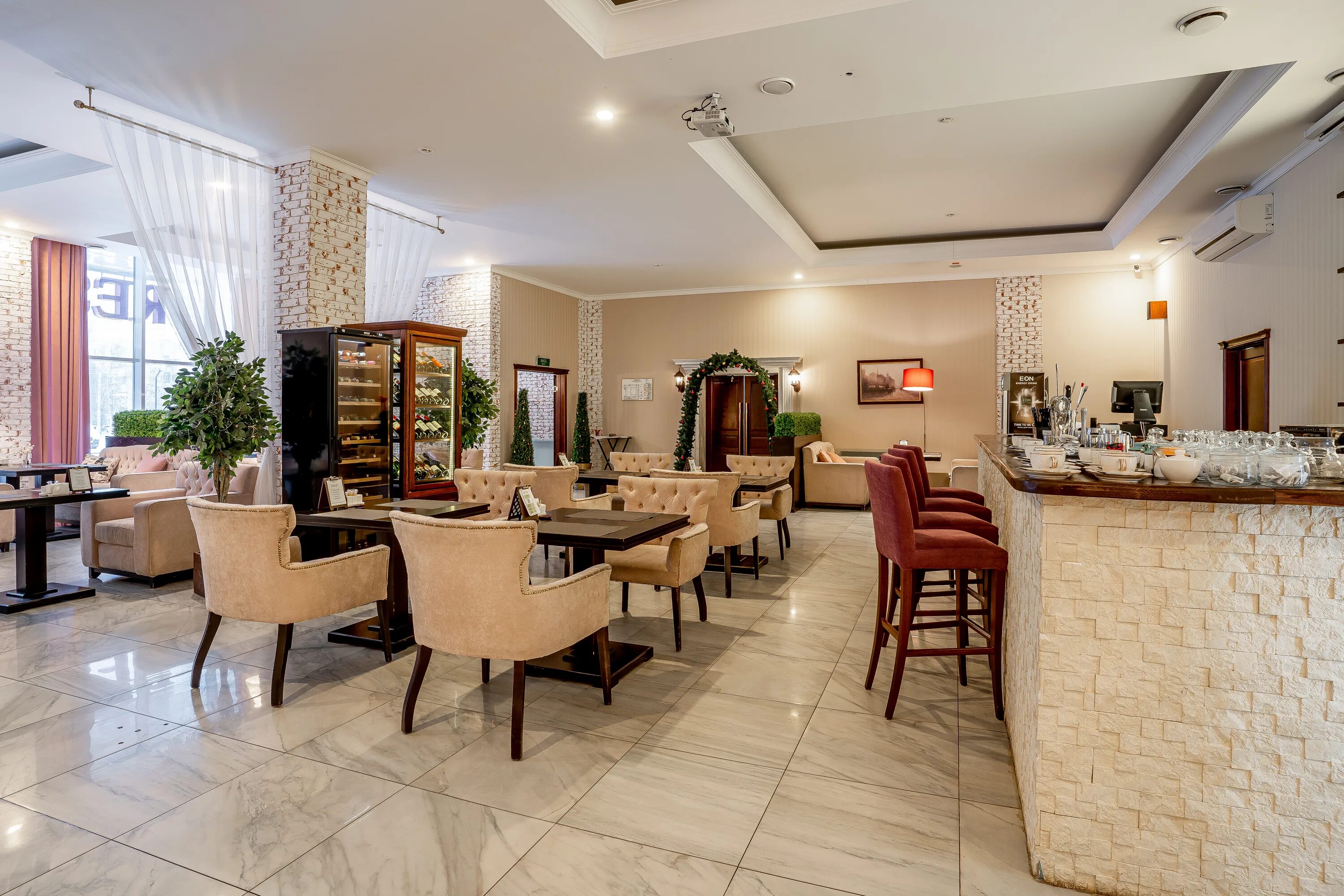 Gofly набережный просп 3 2 фото Отзывы о "Plum", Ханты-Мансийский автономный округ, Сургут, Набережный проспект,