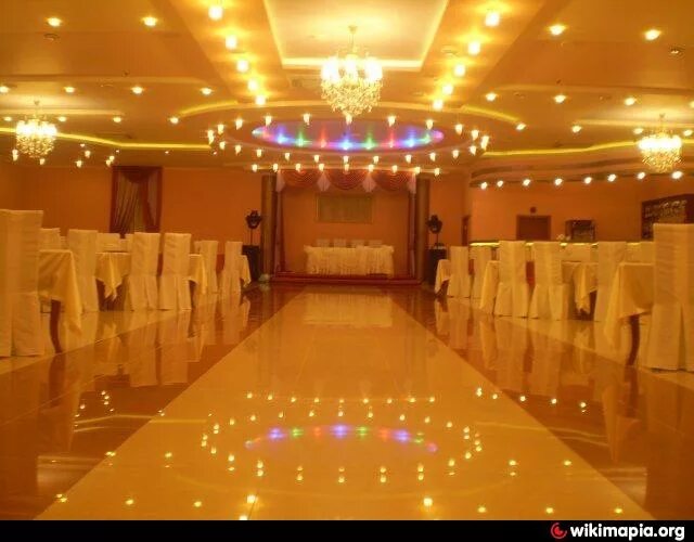 Gold city ул республики 281 тюмень фото Ресторан "Голд Сити" - Тюмень