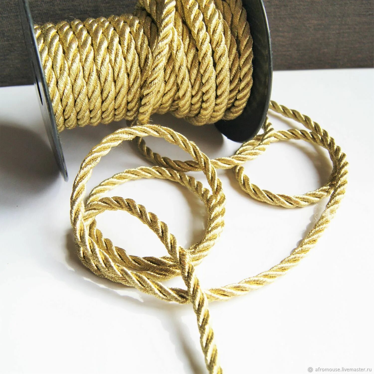 Gold шнур площадь маркина 5 фото Золотистые шнуры и тесьма для упаковки и декора купить в интернет-магазине Ярмар