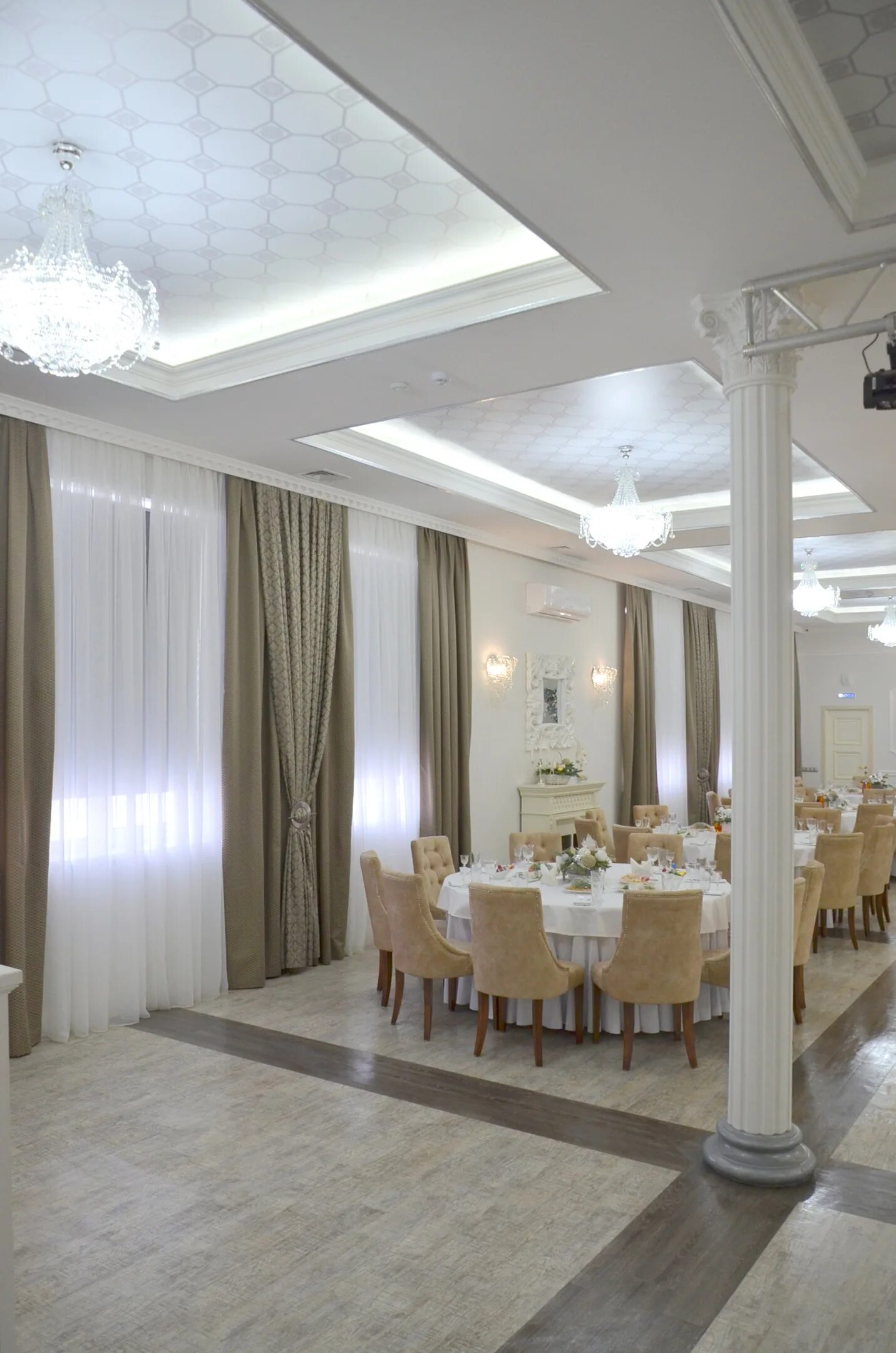 Golden hall ул 1 мая 118 фото Серебряный банкетный зал "Golden hall" 1 Мая, 118 Подгорное Воронеж