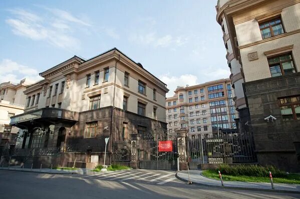 Golden mile хилков пер 1 москва фото Самые-самые дома Остоженки: "золотая миля" глазами риелторов и архитекторов - Не