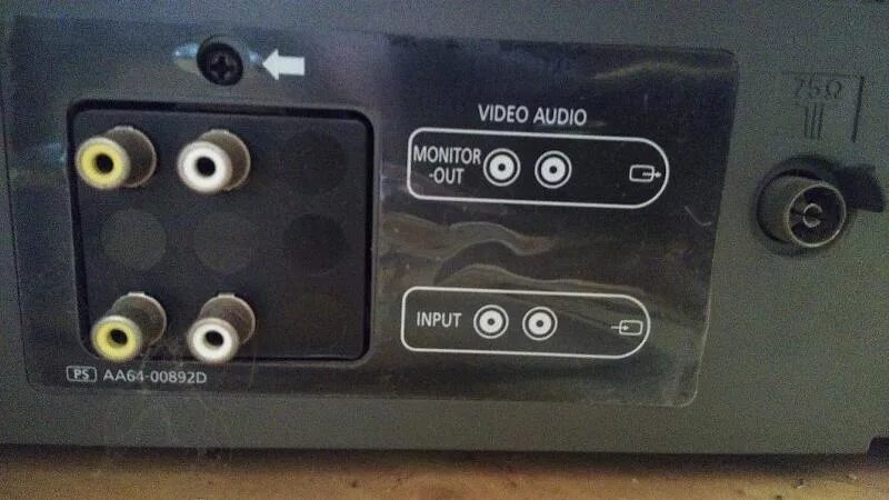 Goldstar телевизор как подключить приставку Ответы Mail.ru: элт телевизор не видит тв приставку BBK