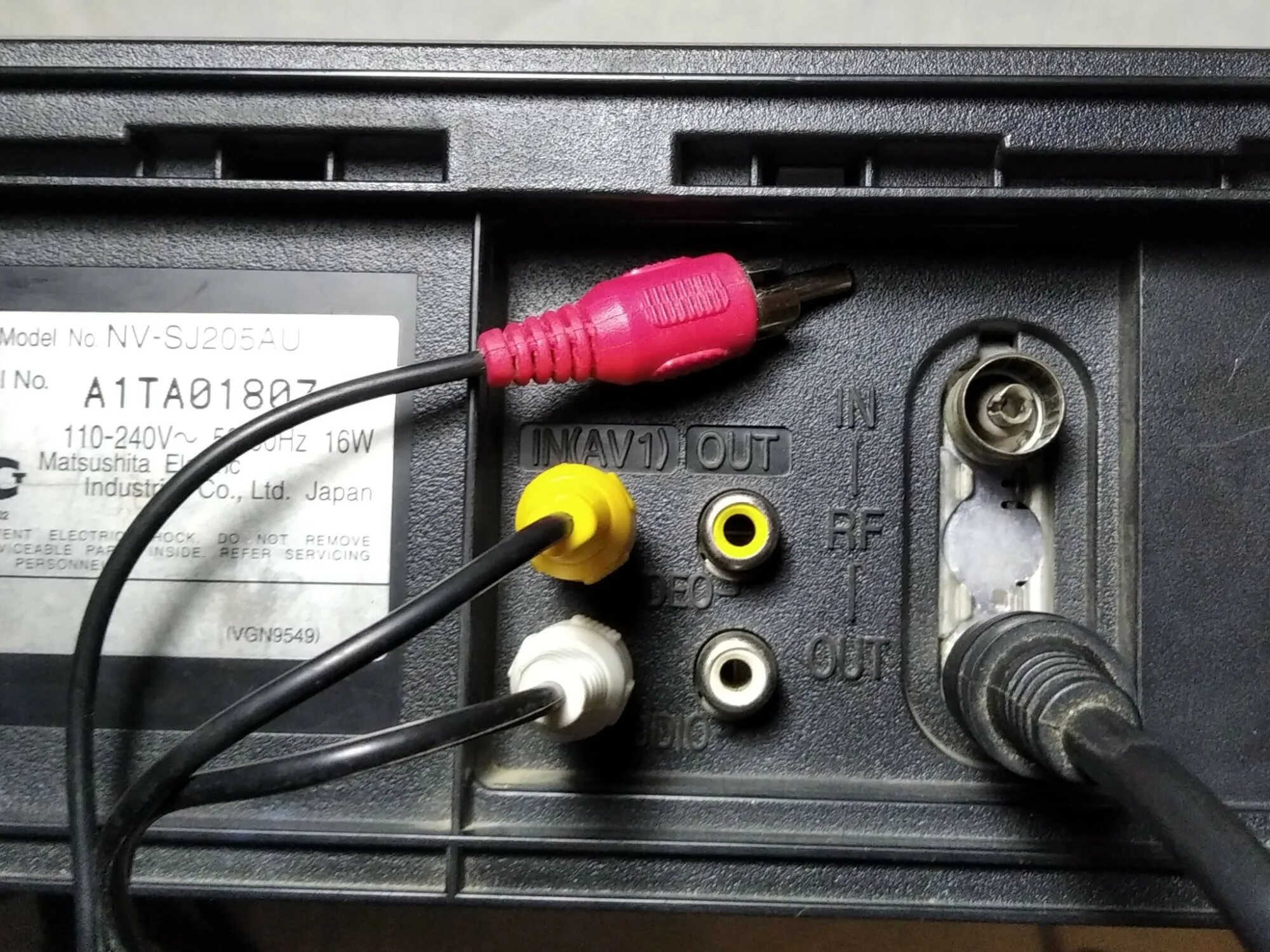 Goldstar телевизор как подключить приставку Подключаем приставку DVB-T2 через видеомагнитофон к старым телевизорам: grodensk