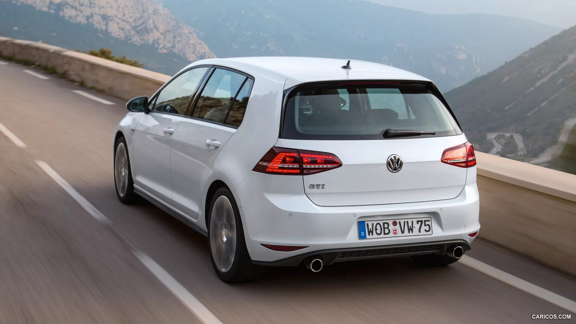 Golf 7 фото Volkswagen Golf GTI VII (2015) Rear