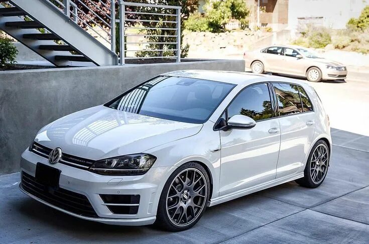 Golf 7 фото White mk7 Golf R BBS wheels
