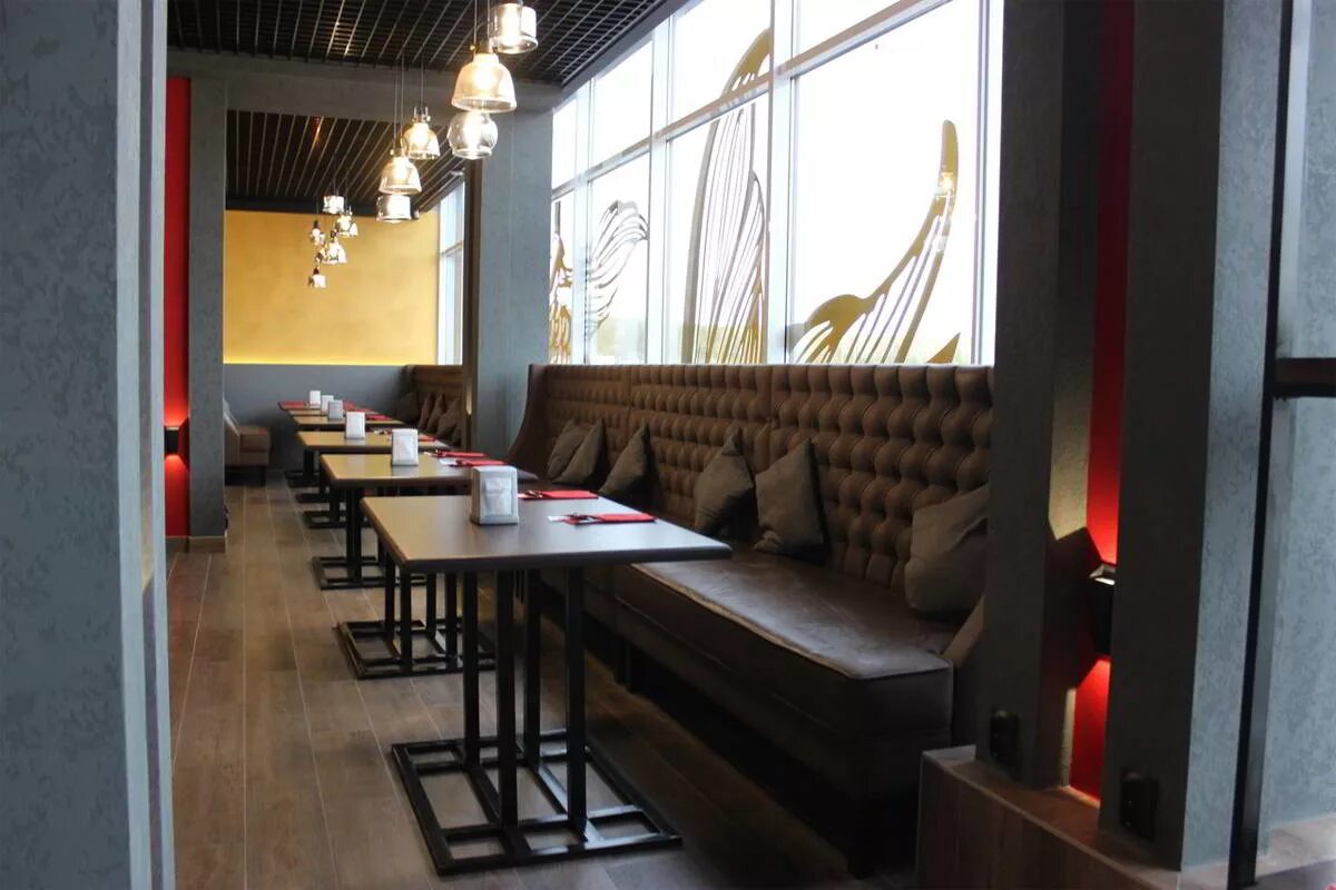 Gong ул академика королева 33 фото Диваны в ресторане Гонг от фабрики Правильная Мебель