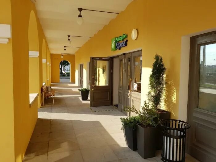 Gonzo садовая ул 25в фото Гостиница "Holiday Inn Express" - Санкт-Петербург