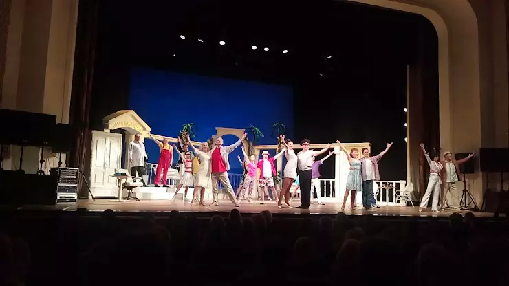 Good foot юбилейный бул 32 фото Дом культуры завода "Красное Сормово" в Нижнем Новгороде, бул. Юбилейный, 32 - ф