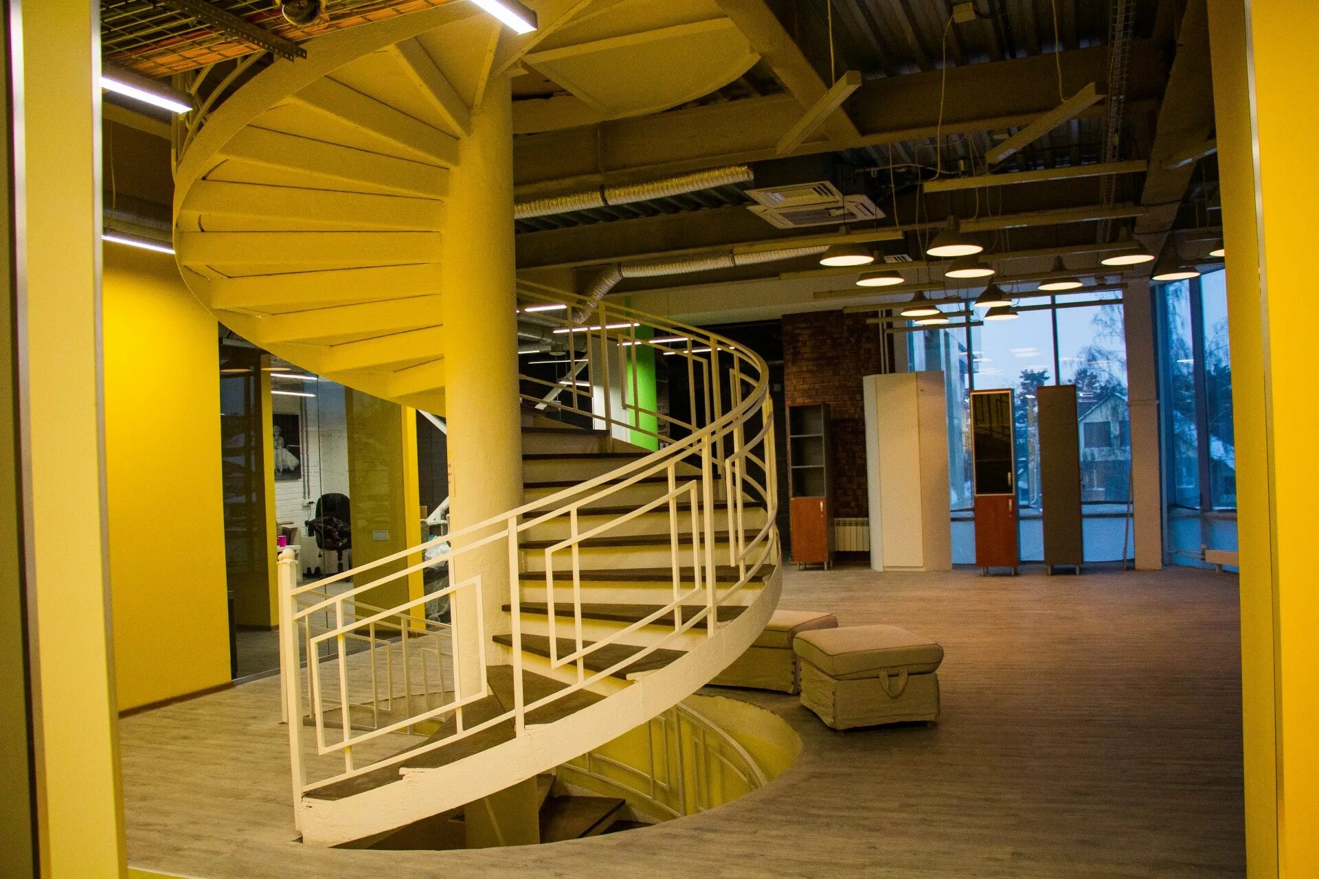 Goodline бакинский пер 15 кемерово фото На лекцию или в бар? - LES