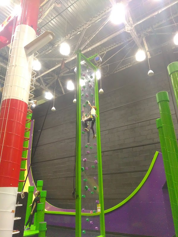 Gorillapark долгоозерная ул 14 корп 2 фото Gorilla Park, + 7 812 677-72-05, Долгоозeрная ул., 14 к2, Санкт-Петербург, Росси