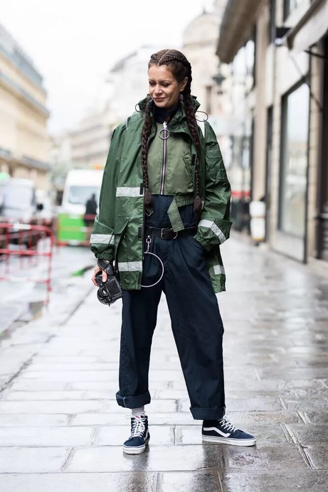 Gorpcore стиль мужской Over 500 Street Style Looks From Paris Fashion Week - Repeller Paris fashion wee