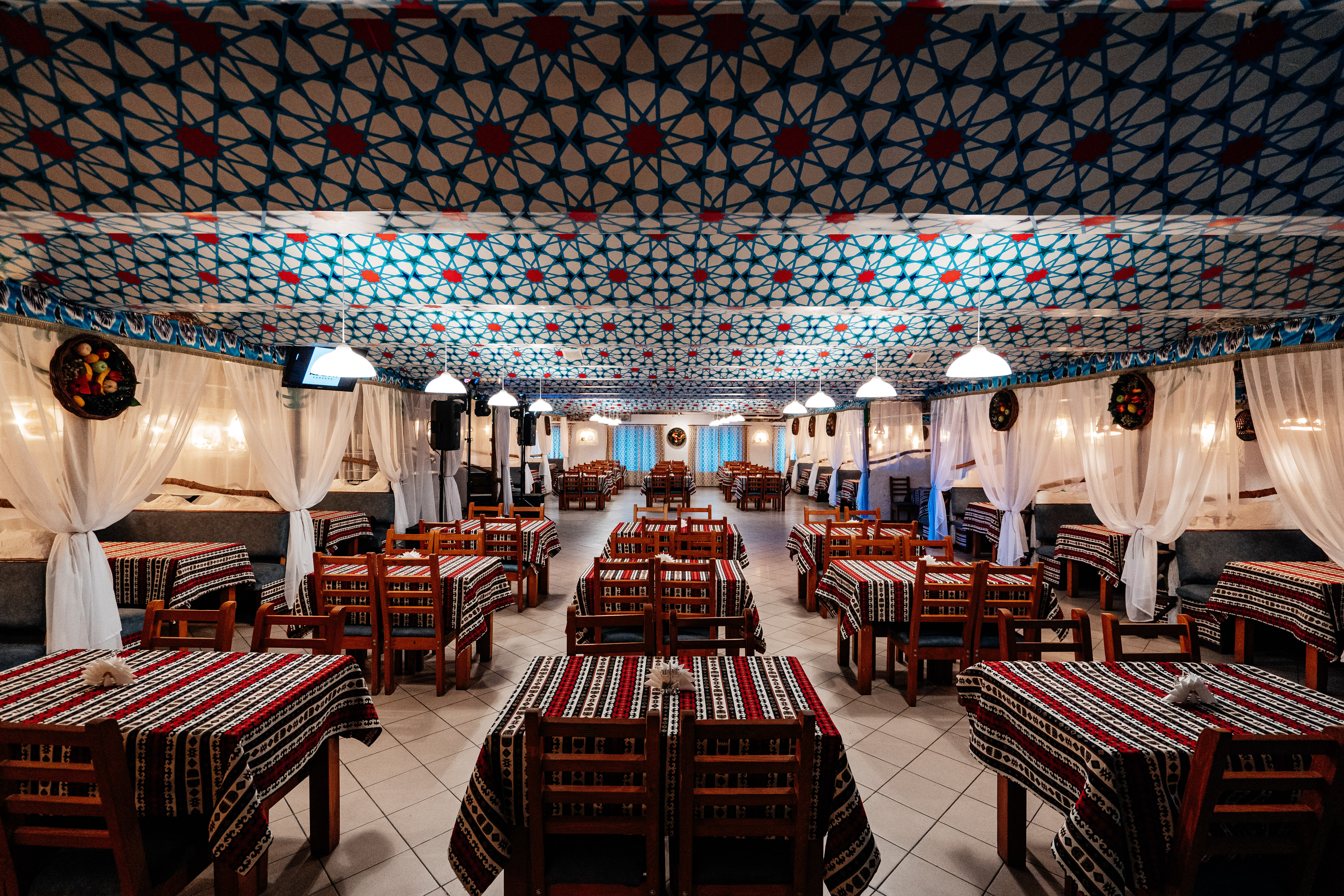 Govinda ул 10 лет октября 11 фото Особенности кафе Кушон в Омске, улица 10 лет Октября, 141, корп. 2 - Яндекс Карт