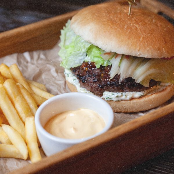 Granat new ул карла маркса 29 фото Beef" бургер с говядиной и картофелем фри