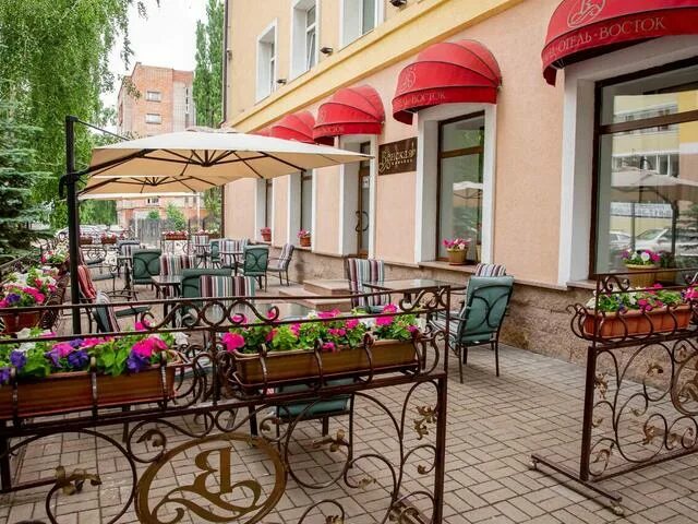 Grand комсомольская ул 24 фото Отель Гранд-Отель Восток (Grand-Otel' Vostok) 4* (Стерлитамак) - бронирование но