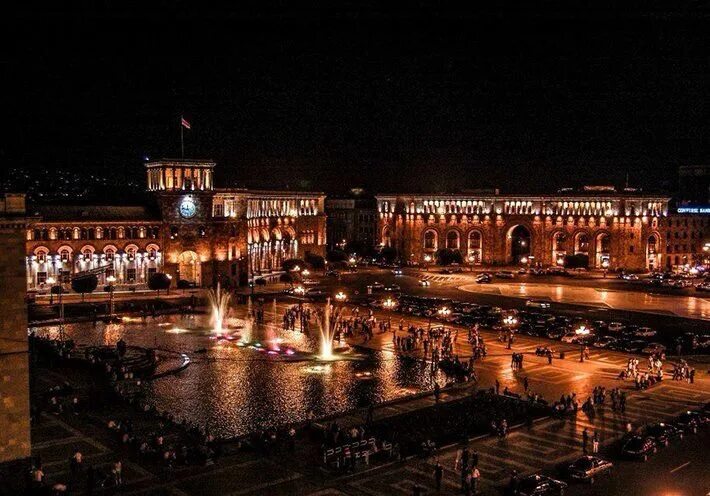Grand ost площадь республики 1 ереван фото Pinterest Yerevan armenia, Armenia, Armenia travel