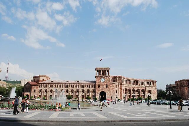 Grand ost площадь республики 1 ереван фото Наследие древнего Еревана: что посмотреть и купить в армянской столице