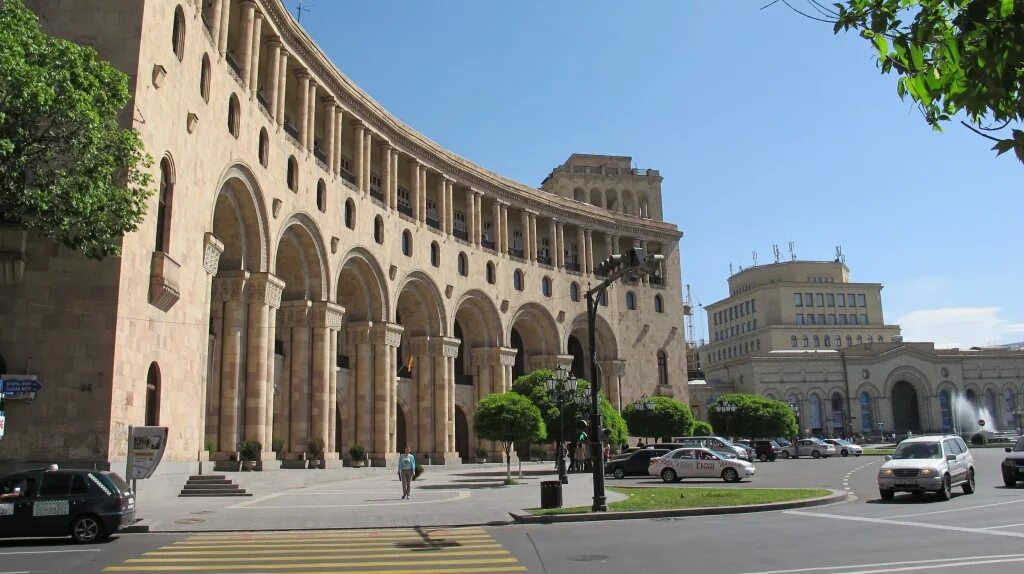 Grand ost площадь республики 1 ереван фото Прекрасный город Ереван - Родина АЦАТАНА и Наринэ.