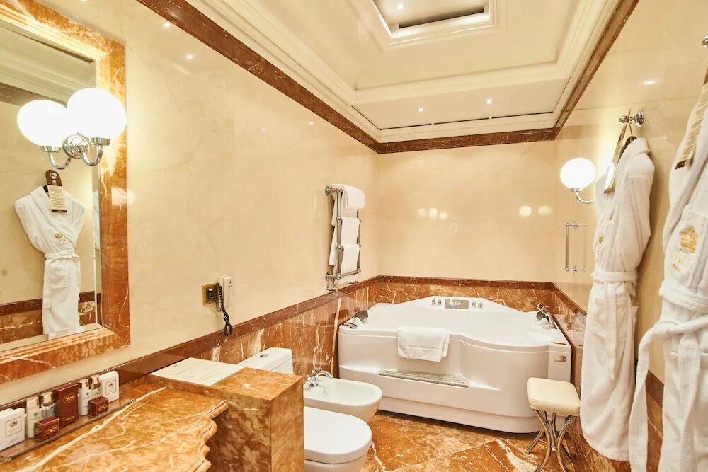 Grand savoy первомайская ул 57 фото Забронировать отель Отель "Савой" в России онлайн Москва. отзыва об отеле, цены 