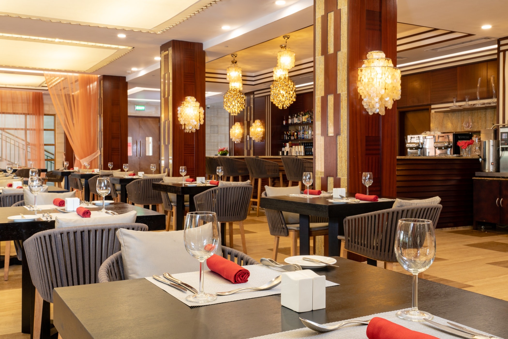 Grand savoy первомайская ул 57 фото Coral Strand Hotel 4* Отели Сейшел KOMPAS Touroperator