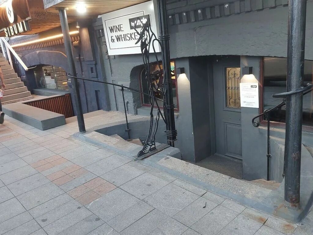 Grani пограничная ул 10 владивосток фото Владивосток, ул Пограничная 10. Внизу дома - большие арки. Для входа в. Артём Во