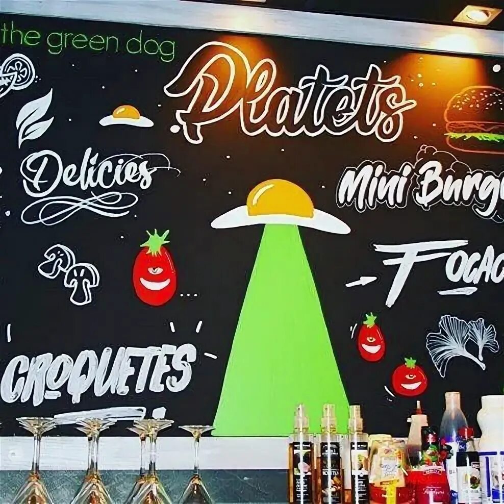 Green dog ул бутлерова 45 фото Photos at The Green Dog Cafe - Plaça del Castell, 5