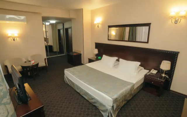 Green hall ул николаева 47 фото Отель Green Hall 4* в Каменске-Уральском 17 отзывов об отеле, цены и фото номеро