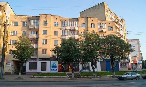 Green hall ул николаева 47 смоленск фото In Smolensk, one of the central and green streets may lose trees due to the wond