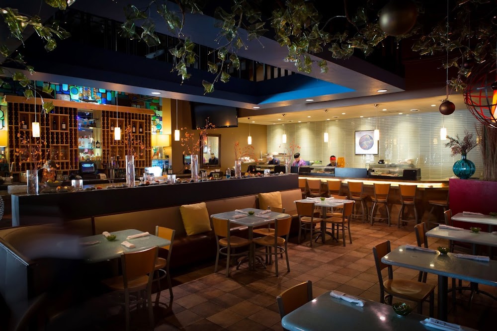 Green lounge юбилейный просп 66ж химки фото Koko Sushi Bar & Lounge, +1 920-544-5097, 301 N Adams St, Грин Бэй, WI 54301, US